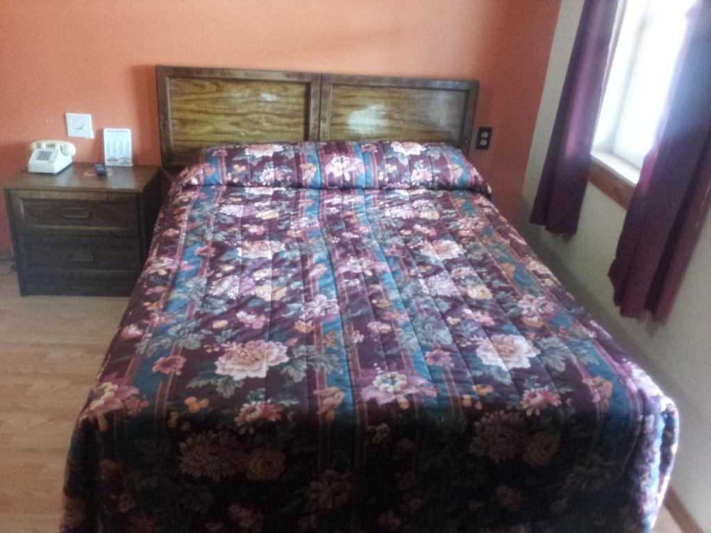 ג'ילט Mustang Motel מראה חיצוני תמונה